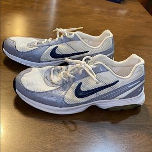 Men’s Nike athletic shoes